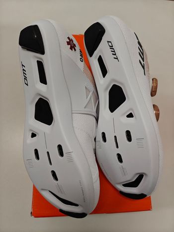 Used DMT Cycling kr0 evo White bronze size EU 41.5 2025 bike — image 2 of 4