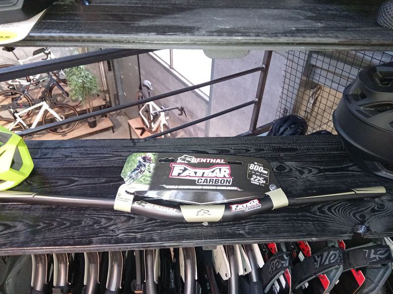 Käytetty Renthal Fatbar Carbon 31.8mm 20mm Riser 800mm Cockpit