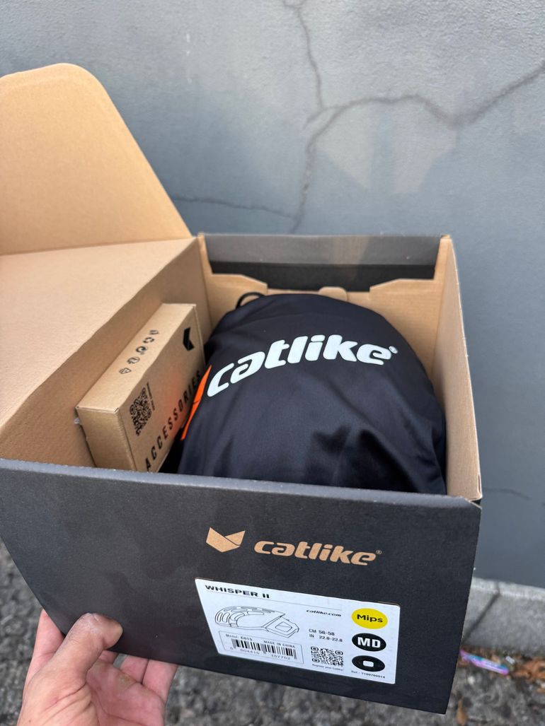 Used Catlike Helmet  Whisper ll 2024 bike — image 5 of 5