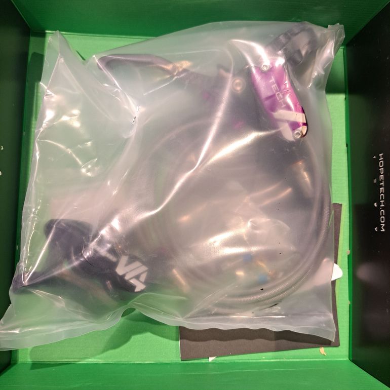 Used Hope Tech 4 v4 2025 bike — image 2 of 6