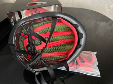 Bontrager XXX WaveCel Helmet 2024 bike usato — immagine 2 di 4