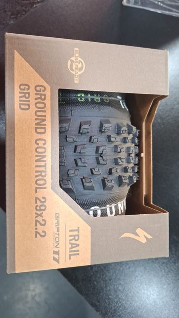 Specialized Ground Control Grid 29x2.2 Trail Tubeless Tire 2025 bike d'occasion — image 2 sur 4