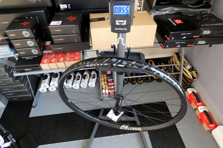 Used Dt Swiss XM1700 Spline 30 Super Boost 2024 bike — image 17 of 18