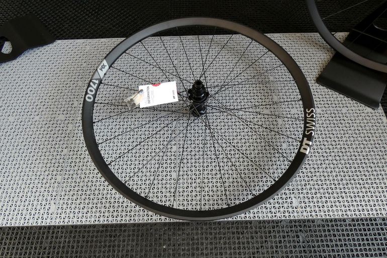 Used Dt Swiss XM1700 Spline 30 Super Boost 2024 bike — image 8 of 18