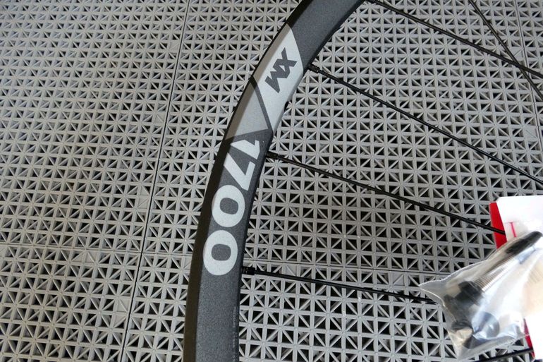 Used Dt Swiss XM1700 Spline 30 Super Boost 2024 bike — image 11 of 18