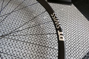 Used Dt Swiss XM1700 Spline 30 Super Boost 2024 bike — image 12 of 18