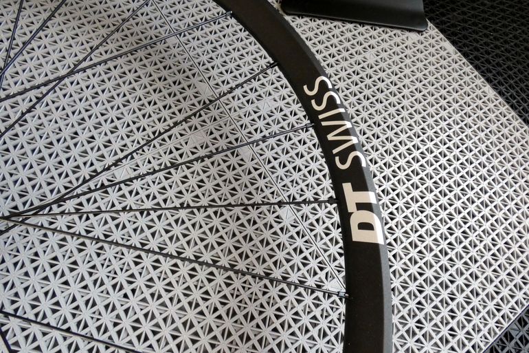 Used Dt Swiss XM1700 Spline 30 Super Boost 2024 bike — image 12 of 18