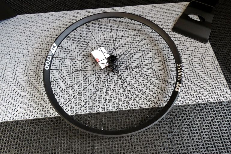 Used Dt Swiss XM1700 Spline 30 Super Boost 2024 bike — image 13 of 18