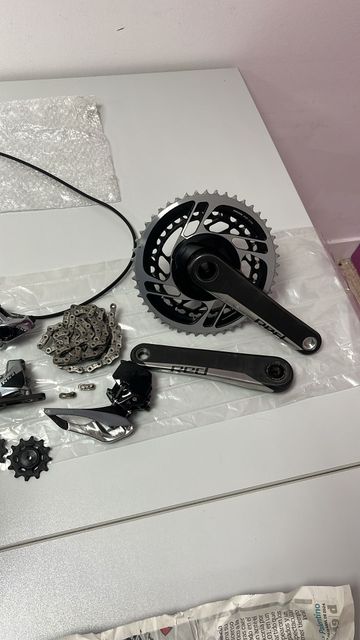 Použité Sram Red AXS 12v 172, 5 48/35 10/28 2024 Groupset