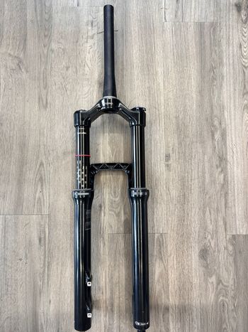 RockShox Domain 38" 2023 bike usato — immagine 2 di 4