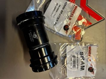 Używany Wheels Manufacturing Wheels Mfg BB30 - 24/22 mm bottom bracket 2022 Drivetrain & Pedals