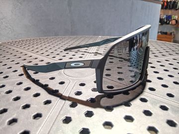 Used Oakley Sutro S HI RES CRBN W/PRIZM BLACK 2025 bike — image 2 of 3