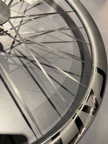 Used Cadex Max 40 WheelSystem 2025 bike — image 7 of 7