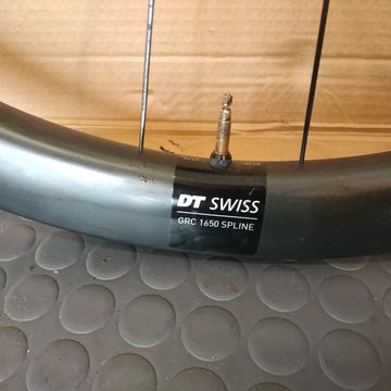 Dt Swiss GRC 1650 SPLINE 700 Carbon 2020 bike d'occasion — image 8 sur 10