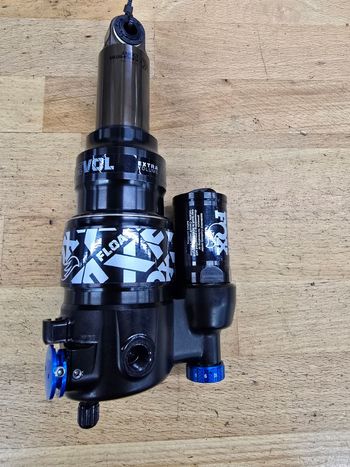 Used Fox FLOAT X NUDE PE EVOL Trunnion 165x45mm Dämpfer 2024 bike — image 4 of 6