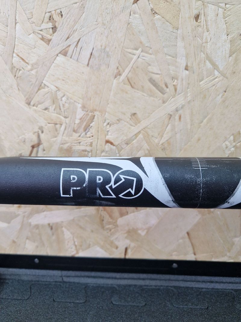 Used Pro Manubrio strada 2016 bike — image 5 of 12