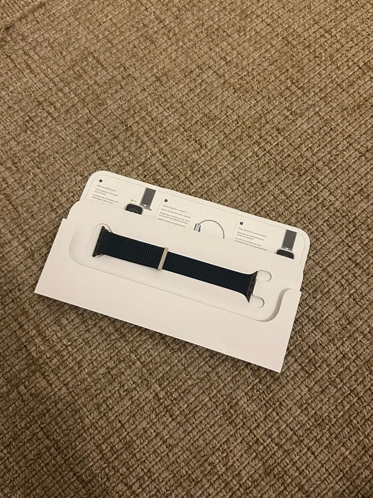 Used apple Apple Watch series 9 Cellular - 41 mm bike — image 2 of 9