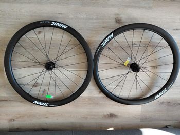 Used Mavic Cosmic S 42 Disc 2025 bike — image 1 of 9