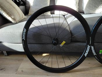 Used Mavic Cosmic S 42 Disc 2025 bike — image 6 of 9
