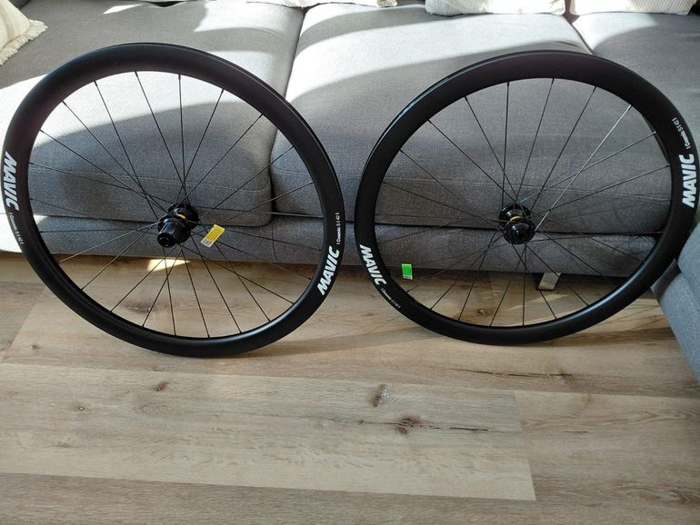 Used Mavic Cosmic S 42 Disc 2025 bike — image 2 of 9
