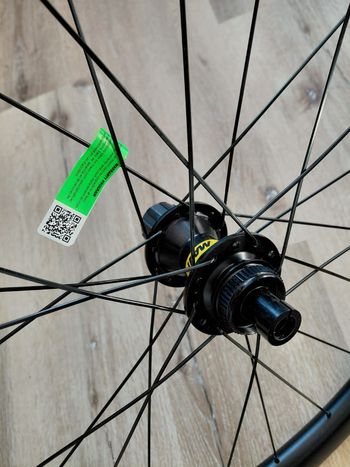 Used Mavic Cosmic S 42 Disc 2025 bike — image 3 of 9