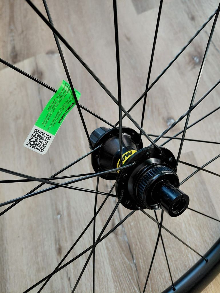 Used Mavic Cosmic S 42 Disc 2025 bike — image 3 of 9