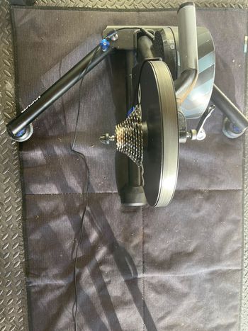 Wahoo, home trainer  kickr power trainer V5 axis compatible climb