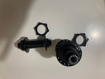 Race Face, Hubs RaceFace ARC 32 Spokes
