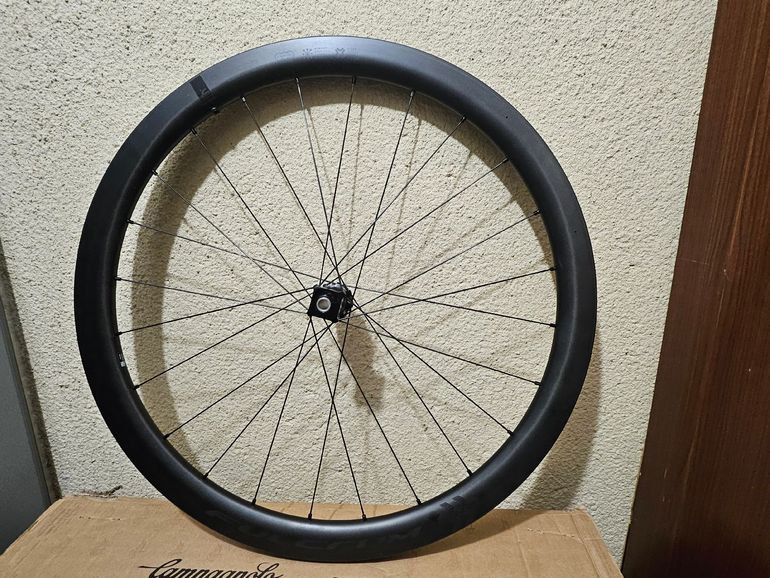 Used Fulcrum 42 Carbono 2025 bike — image 2 of 11