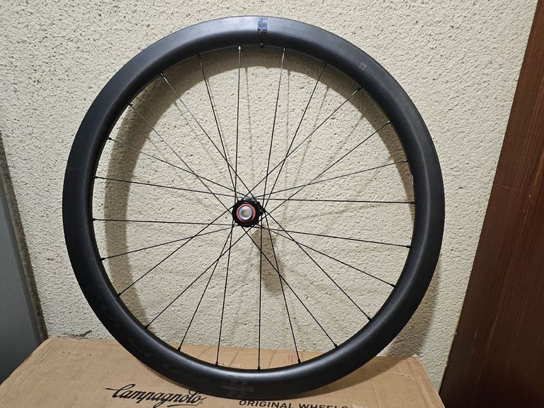 Used Fulcrum 42 Carbono 2025 bike — image 4 of 11
