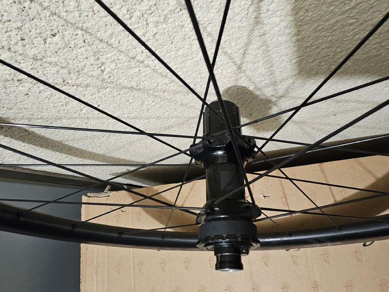 Used Fulcrum 42 Carbono 2025 bike — image 9 of 11