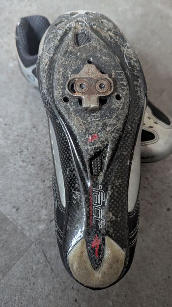 Used Specialized carbon bike — image 3 of 3