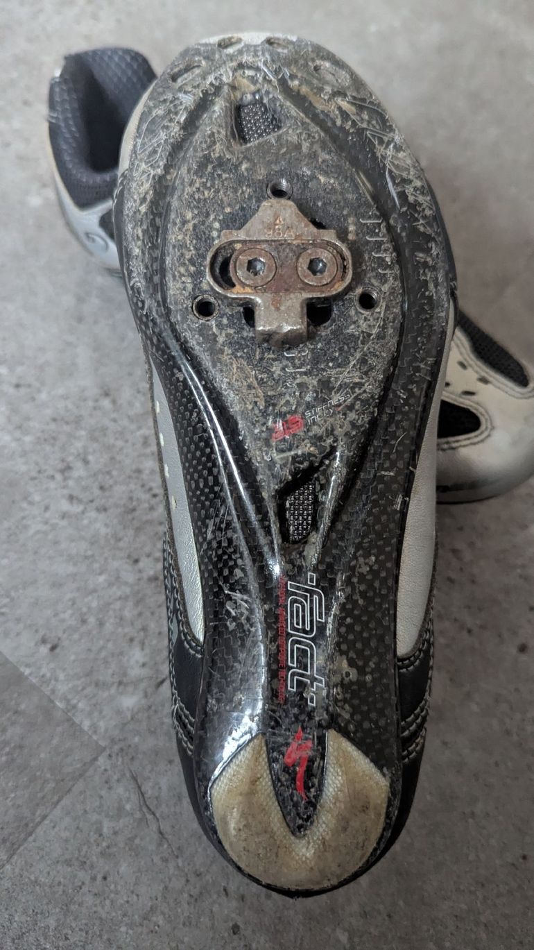 Used Specialized carbon bike — image 3 of 3