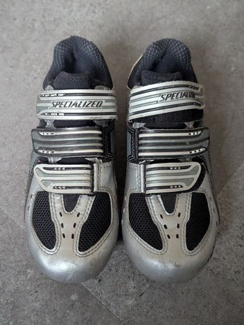 Used Specialized carbon bike — image 1 of 3
