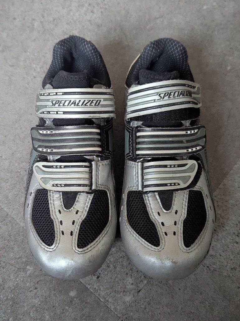 Used Specialized carbon bike — image 1 of 3