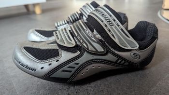 Used Specialized carbon bike — image 2 of 3