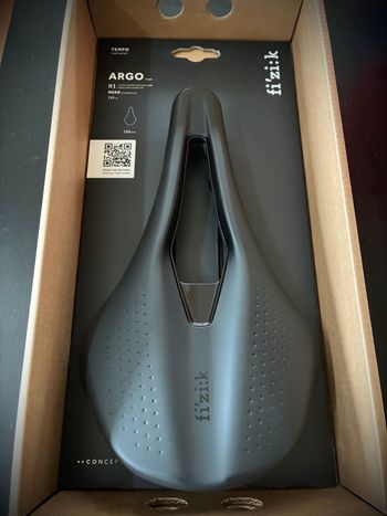 パーツ fizik TEMPO ARGO R1 150mm パーツ fizik TEMPO ARGO R1 150mm 楽天市場】フィジーク サドル ARGO