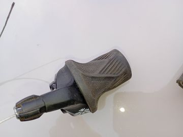 Tweedehands Sram grip shift 12 vitesses bike — afbeelding 2 van 11