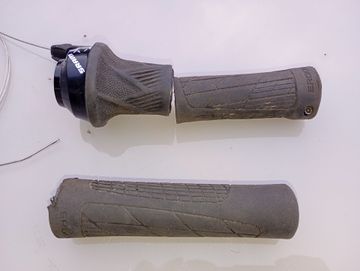 Sram grip shift 12 vitesses Drivetrain & Pedals de segunda mano