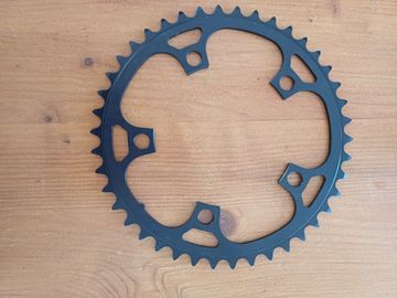 Used Rotor NoQ 42T 110 BCD Chainring bike — image 2 of 3