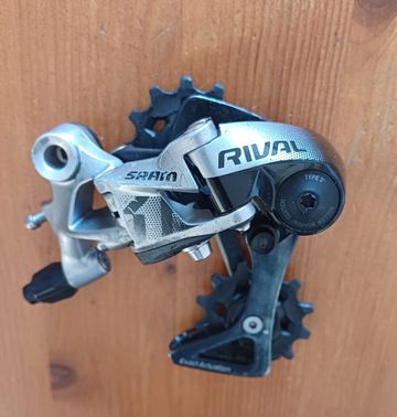 Käytetty Sram RIVAL 22 Rear Derailleur 11-speed Drivetrain & Pedals