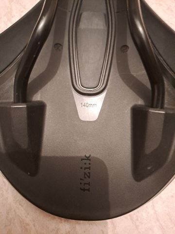 Fizik vento 2024 Saddles & Seatposts usato