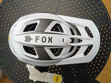 Używany Fox Speedframe Pro Defy Helmet 2025 bike — zdjęcie 2 z 5