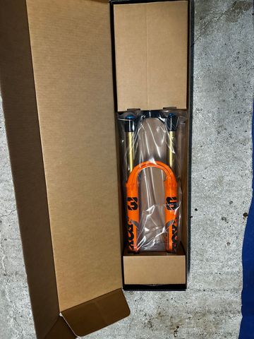 Fox fourche 36 Factory neuve 2024 Fork usato
