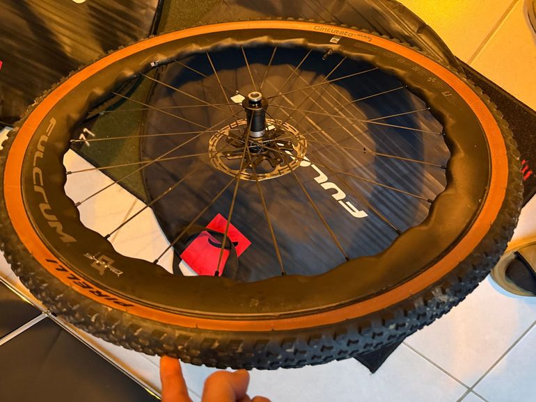 Used Fulcrum Sharq 2025 bike — image 4 of 5