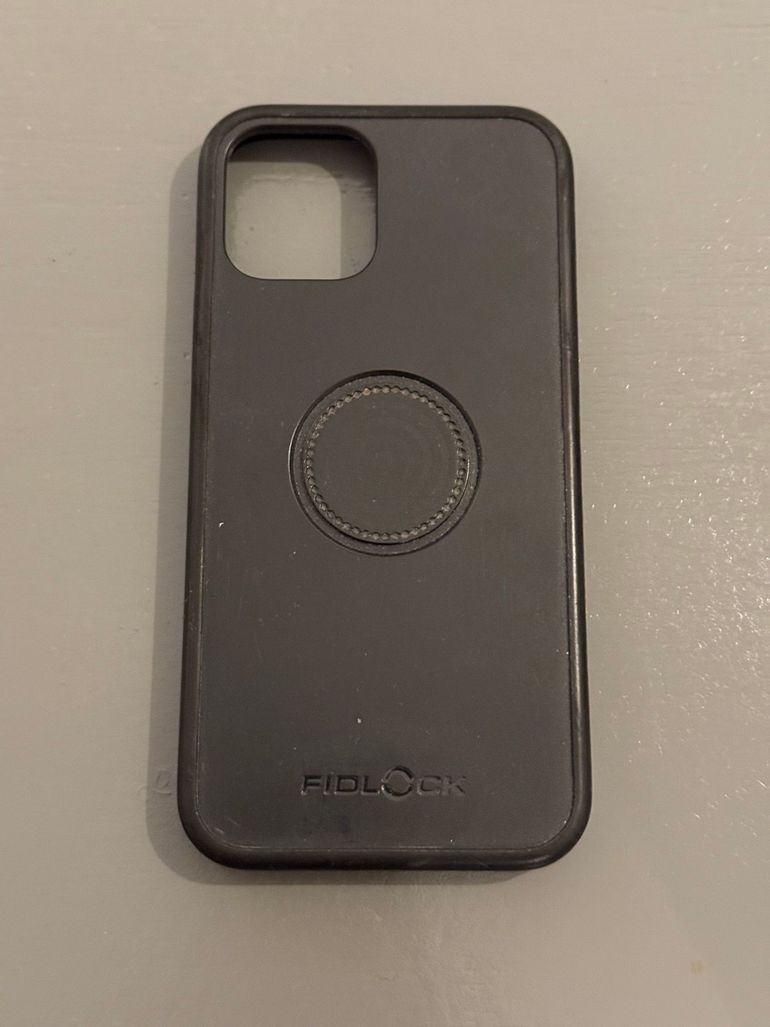 Used Fidlock Coque  iPhone 12 / 12 Pro bike — image 1 of 2
