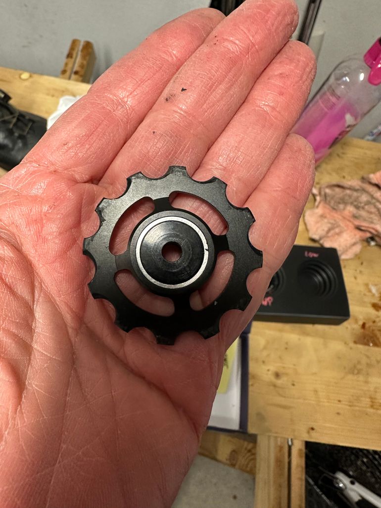 Used Cyclingcermic Pulley Wheels 2025 bike — image 5 of 6