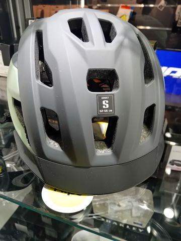 Fsa Oakley ARO3 Allroad MIPS Helmet bike d'occasion — image 3 sur 4