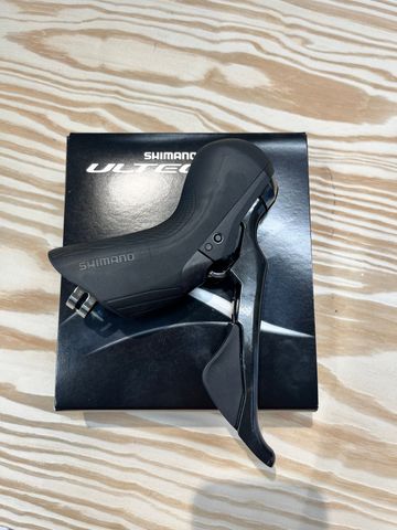 Used Shimano Ultegra ST-R8020 11-speed Disc Brake Lever bike — image 2 of 4