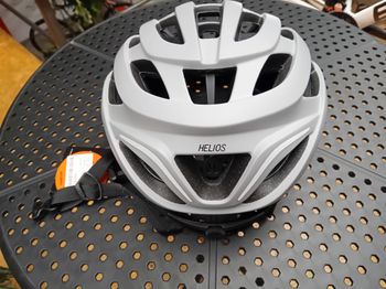 Used Giro Helios Spherical MIPS Helmet 2025 bike — image 4 of 6